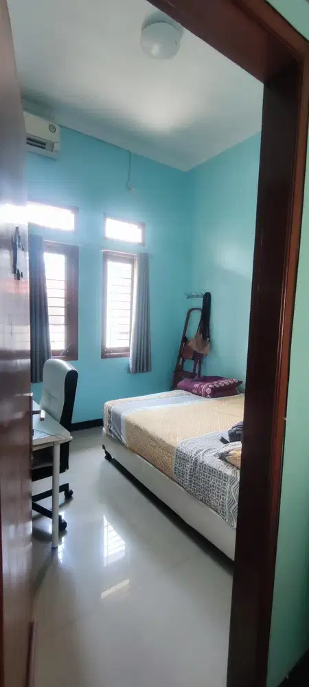 Rumah 2 lantai lingkungan nyaman