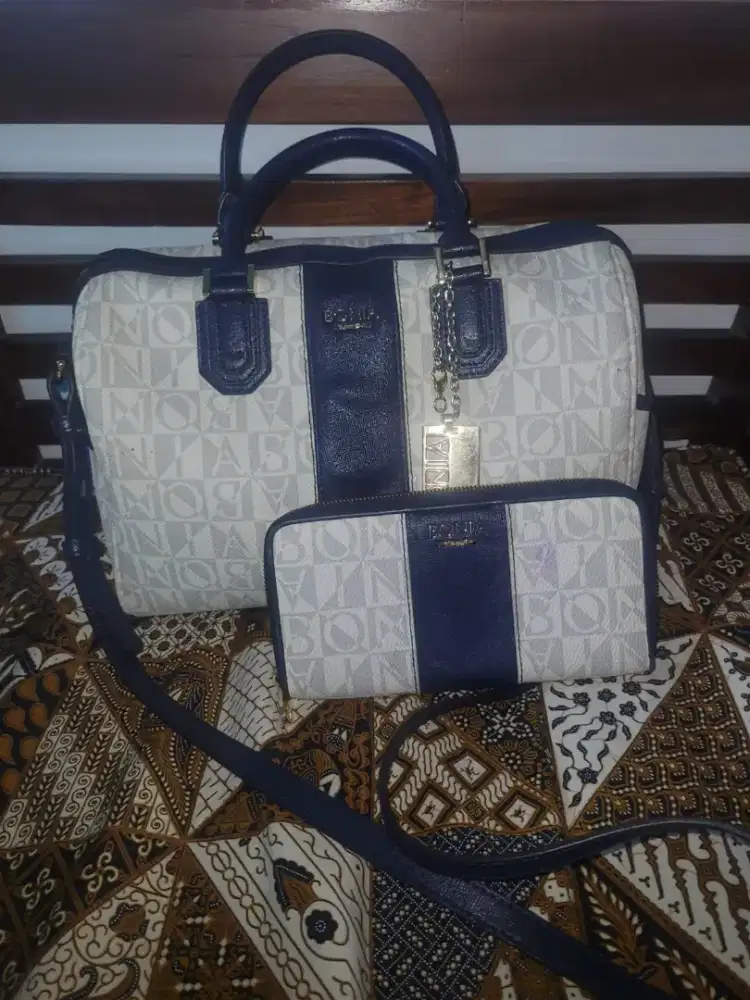 Preloved BONIA TAS DAN DOMPET