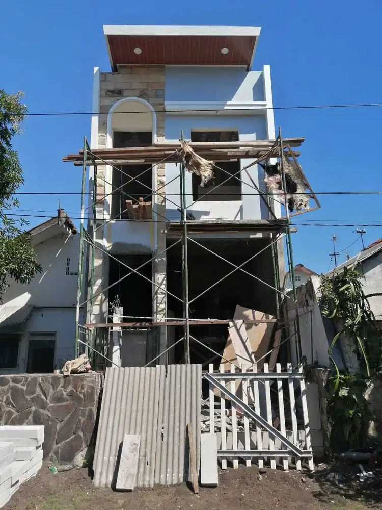 JUAL RUMAH CANTIK DI RUNGKUT JAYA NIRWANA DEKAT PANDUGO SURABAYA