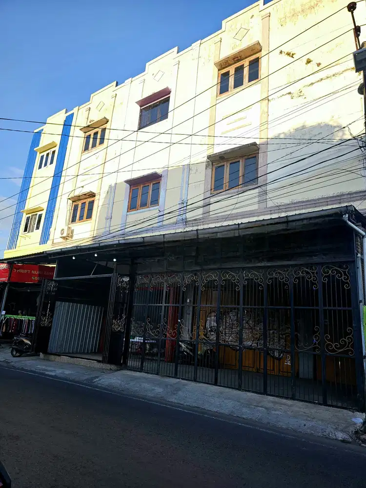 Ruko 3 Lantai lokasi strategis di Jl. Nuri