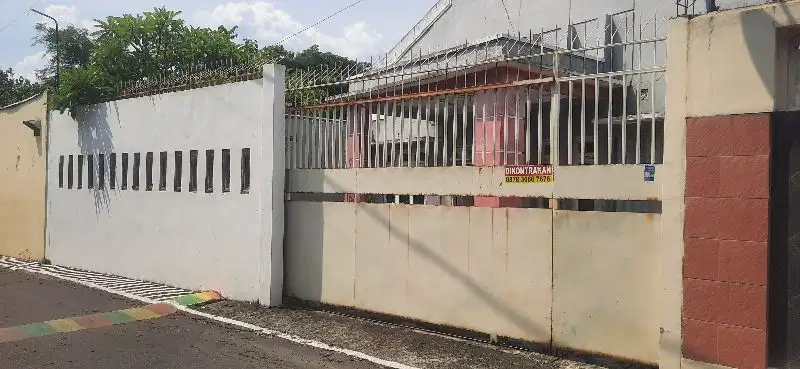 Di sewakan  bisa 3 mobil dkt UNSA -BCA-  palur