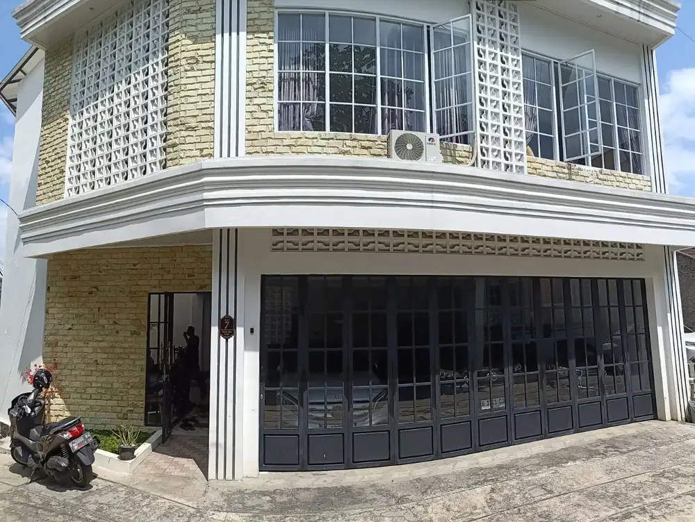 Rumah Mewah Kota Sukabumi 3 Lt, Kolam Renang + Bonus Tanah Kosong