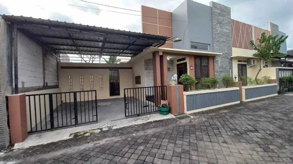 Rumah Bagus Luas Siap Huni di Karangasem Solo dekat ATMI dan UMS