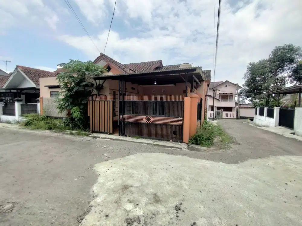 Turun Rumah Dijual Puri Cibeureum Kota Sukabumi Hook menghadap Utara