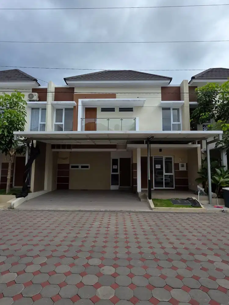 RUMAH DALAM PERUMAHAN DEKAT TUGU JOGJA