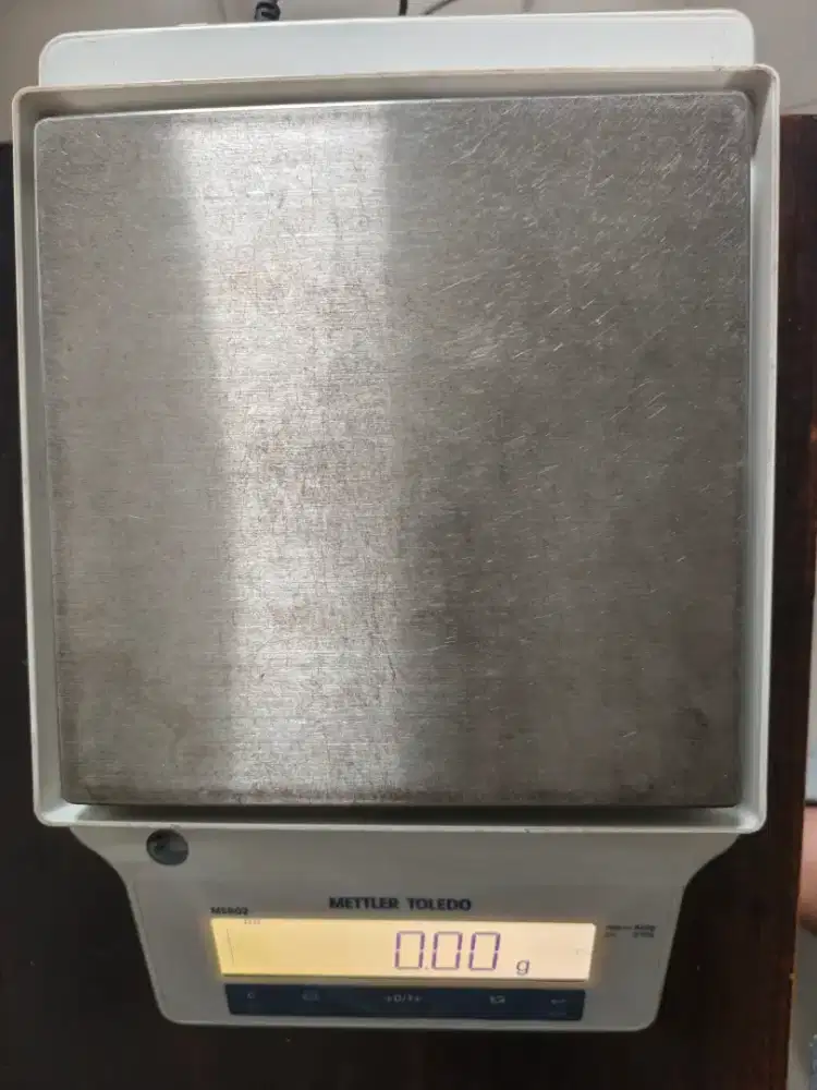 Timbangan digital presisi Mettler Toledo ME802