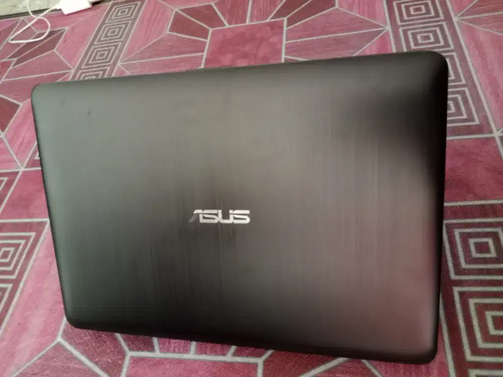 Asus X441B body silver warna 14 inchii mentah perfectt