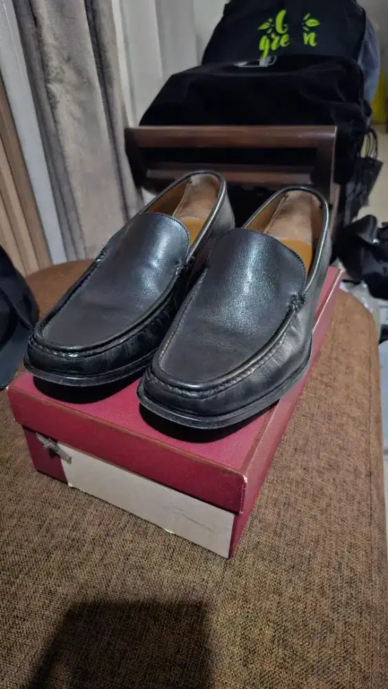 Sepatu Bally Loafers Kulit Original