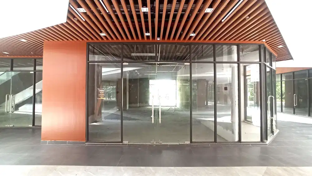 Disewakan Ruang Usaha Ukuran Besar Cocok Untuk Kantor, Minimarket, Dll