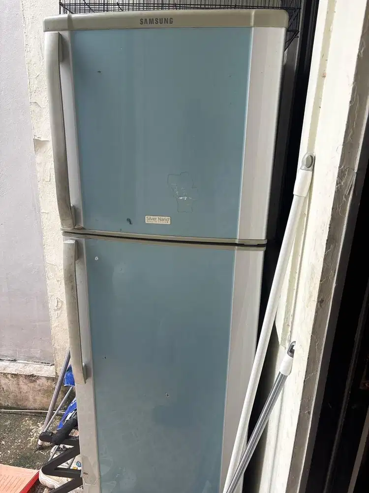 Kulkas samsung bekas dua pintu