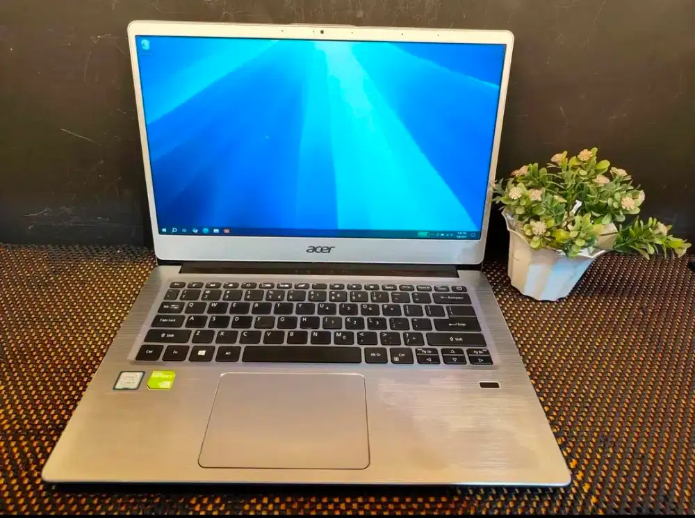 Laptop Acer Swift 3 314-56G Core i5 gen 8, dual VGA NVIDIA, 8/256