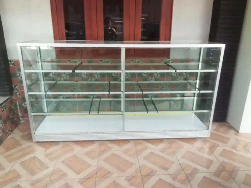 Dibeli tinggi etalase bekas anda semua kondisi