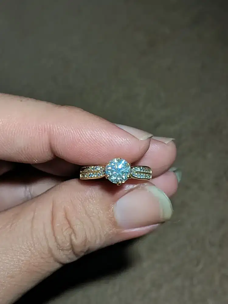 Cincin perak batu moissanite