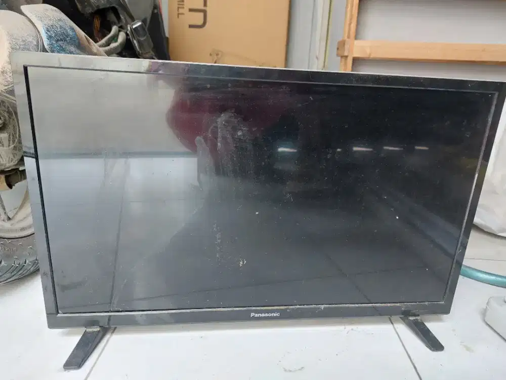 TV Panasonic Second 24 Inci LED