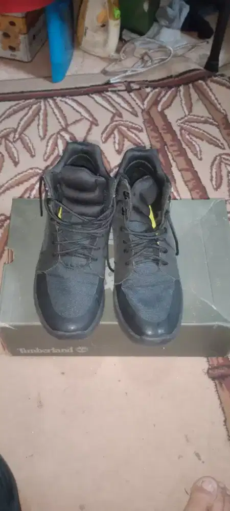 Sepatu boot  merk Timberland boltero mid