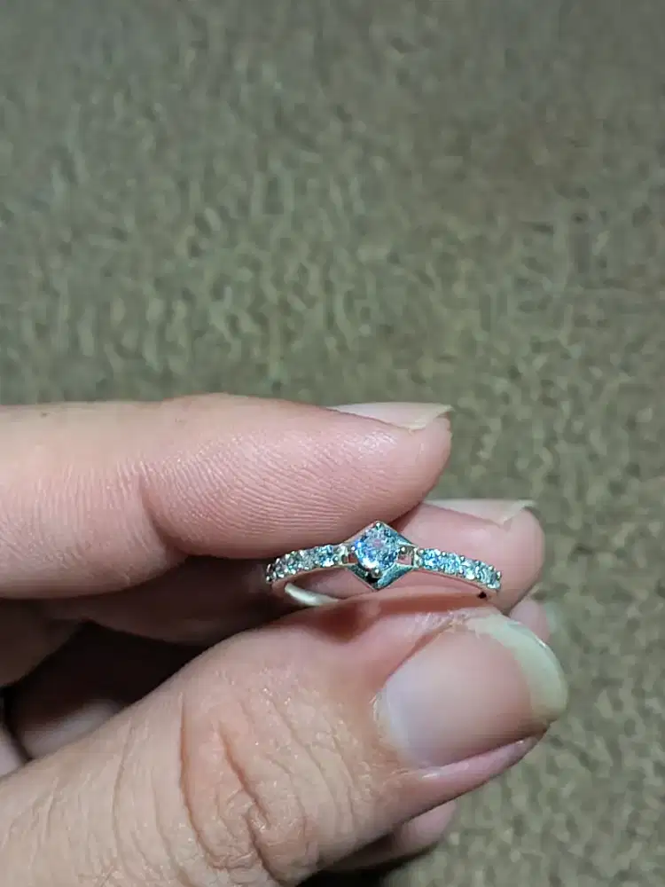 Cincin perak 925 dengan batu topaz kecil