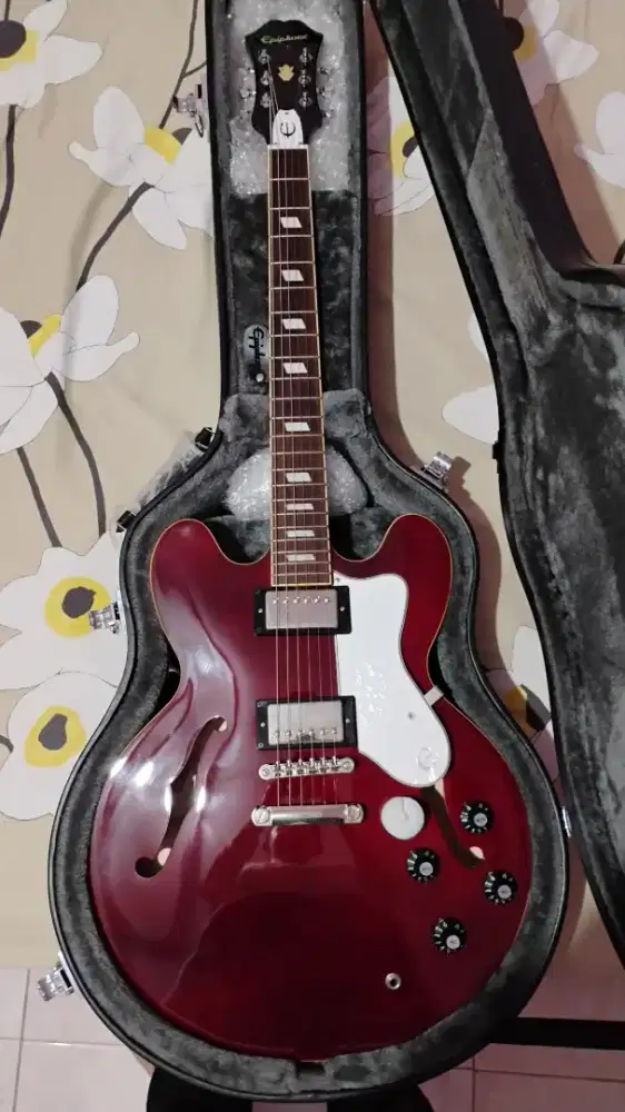 Epiphone Riviera Noel Gallagher Signature Dark Wine Red
