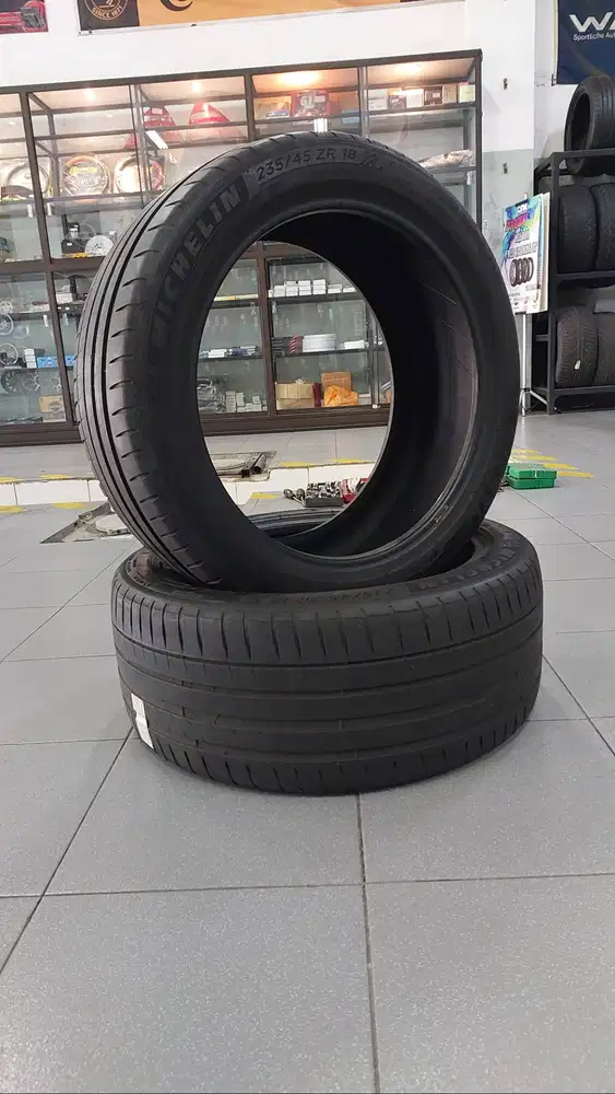 Ban Michelin PS 4,235/45/18 for HRV,Innova Reborn,Zenix, Camry, Accord