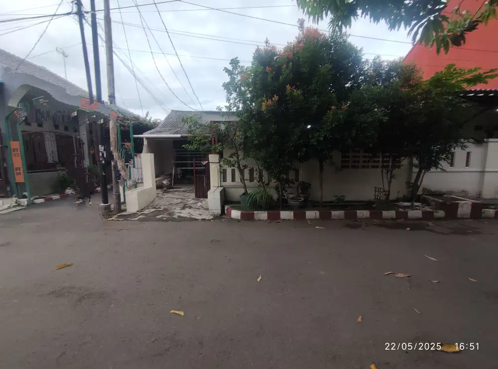 Rumah hook jual cepat hitung tanah di perum burung kota Cirebon