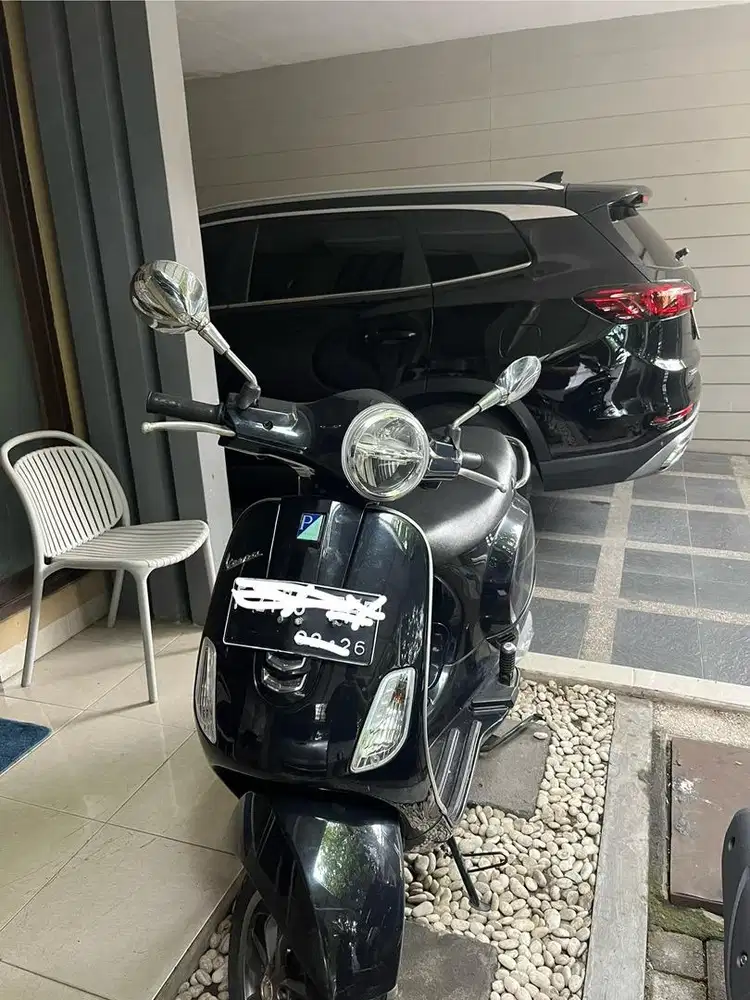 Vespa LX Hitam 2021