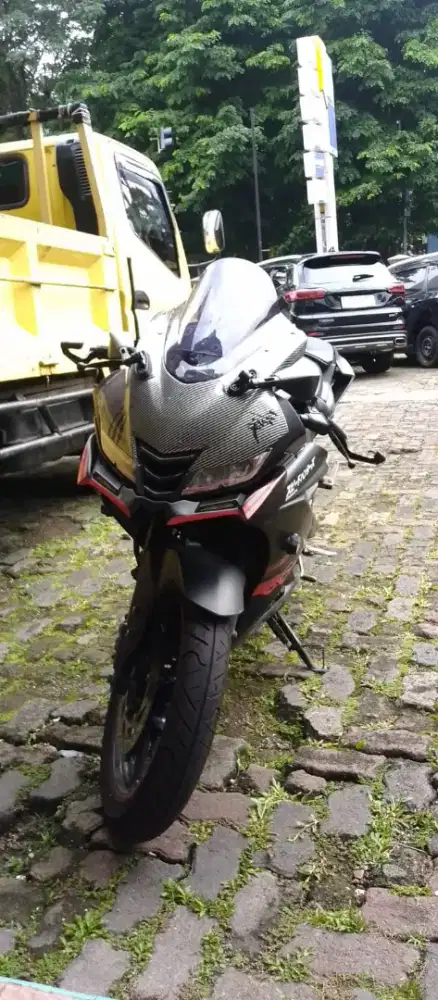 Di jual motor R15