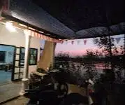 Di jual warung makan depan jalan