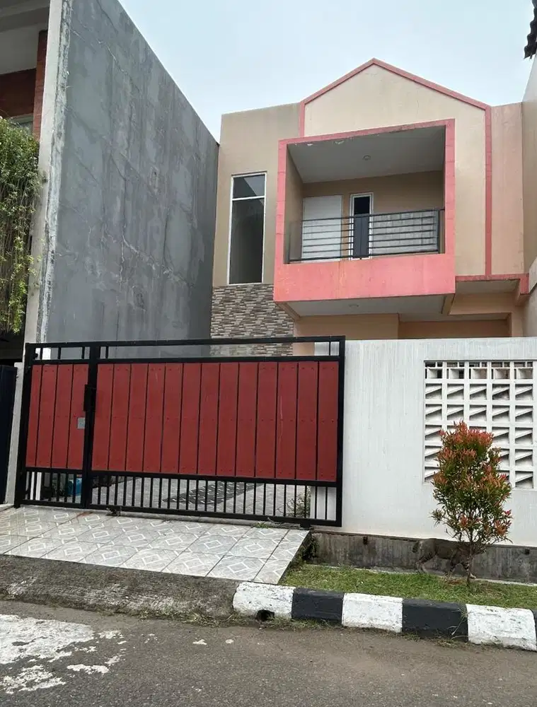 Dijual Rumah 2Lantai Di Banjar Wijaya Cipondoh