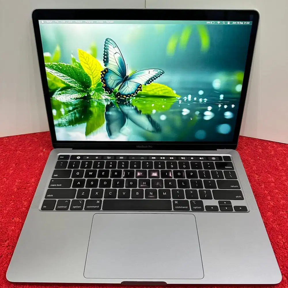Macbook Pro 13 inch, 2020 CTO Four Thunderbolt 3 Ports