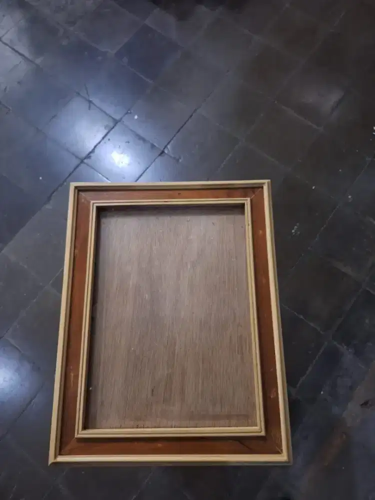 Pigura foto atau lukisan