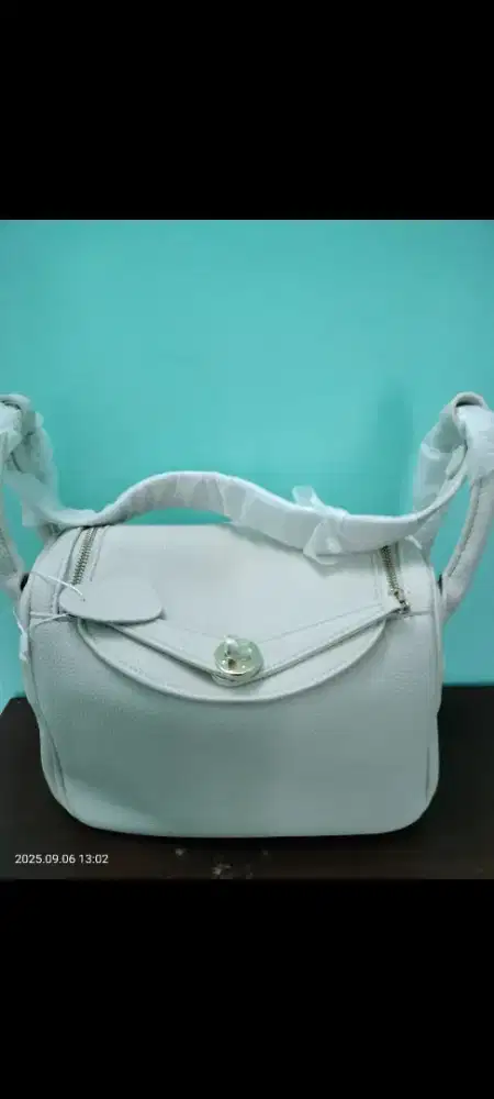 Tas Lindy warna putih
