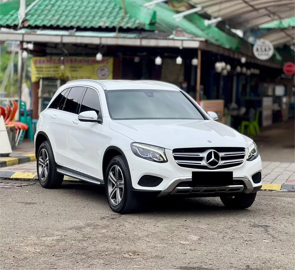Mercedes Benz GLC200 NIK 2017 Low Km Garansi 1 Tahun