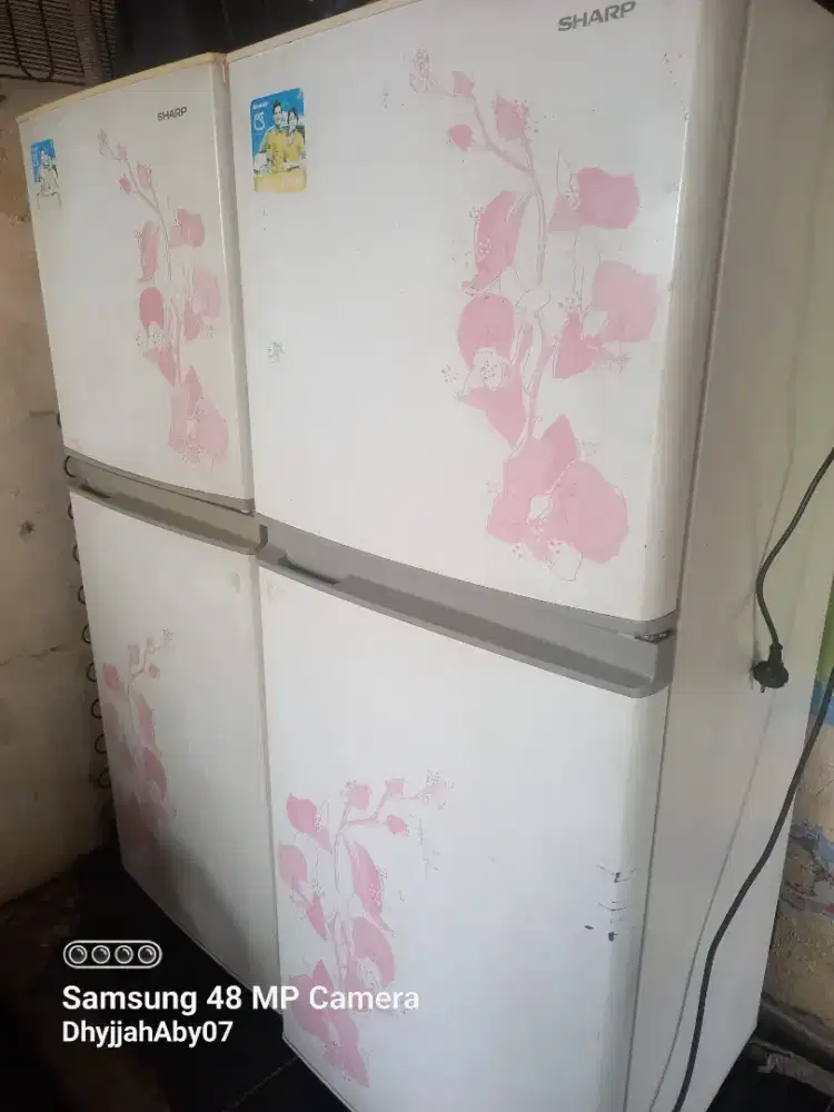 Kulkas sharp 2pintu