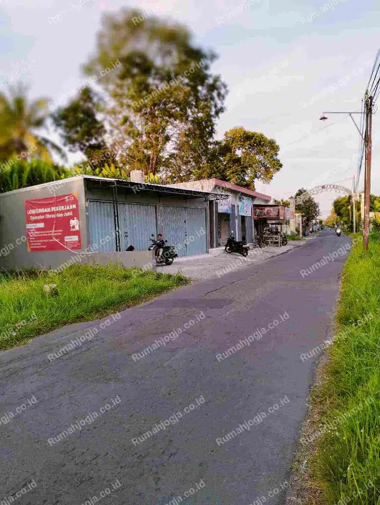 tanah dan ruko usaha 5 plong jln kaliurang KM 10 taraman