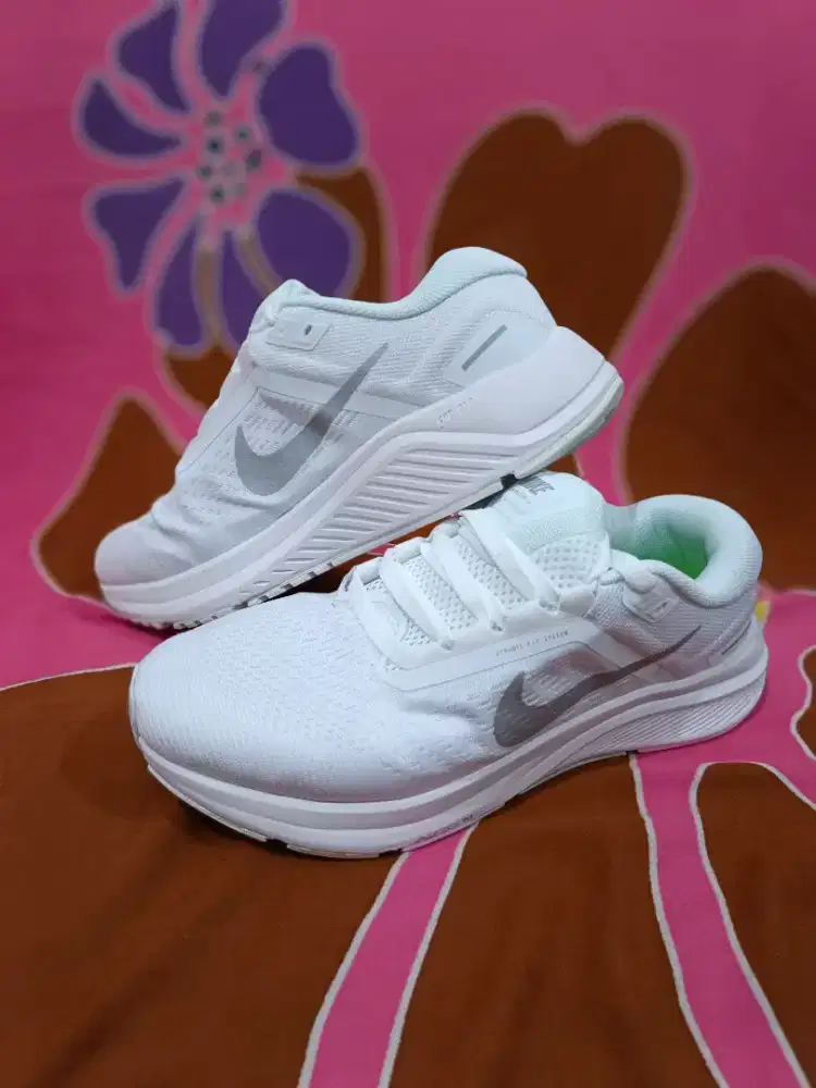 Nike Air Zoom Structure 24 Running Size 41