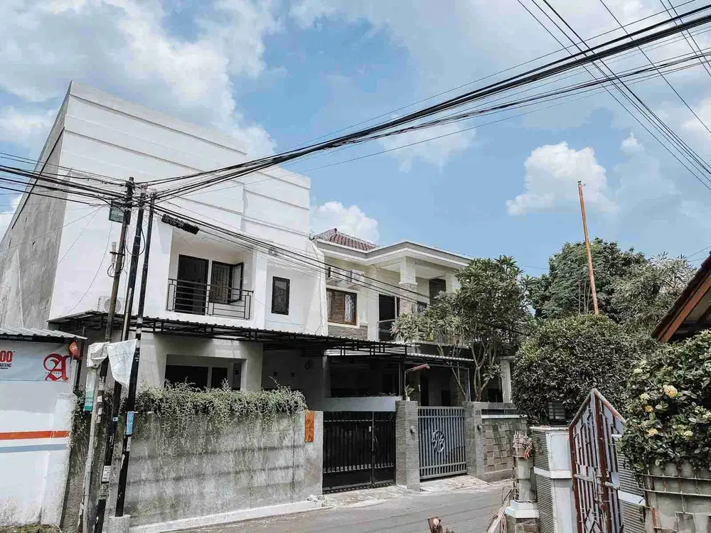 rumah 2 lantai sangat strategis jln kaliurang KM 6