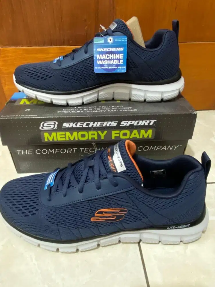 Sepatu skechers track moulton navy 43