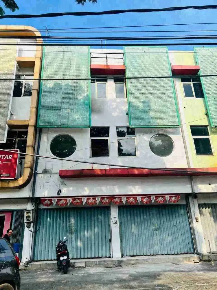 Ruko Frontage Ahmad Yani Surabaya jln ramai parkir luas Dkt bebek Sinjay