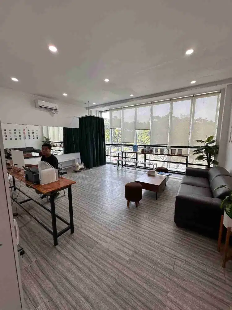 Dijual Ruko 3 lantai di Emerald Avenue1 Bintaro 9