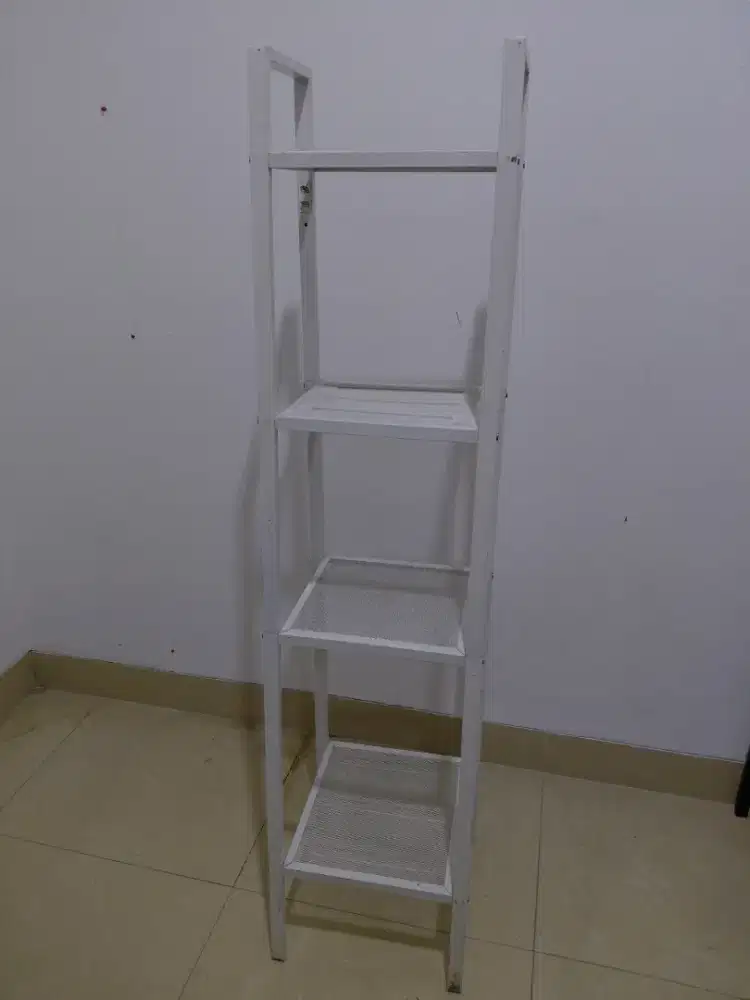 Rak IKEA ukuran medium