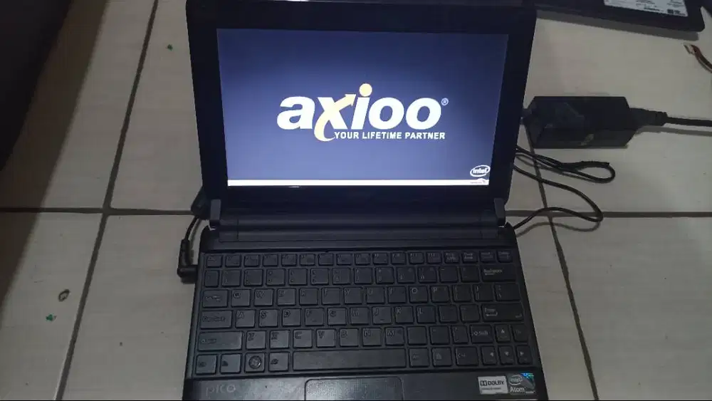 Netbook Axioo Pico CJM W217CU