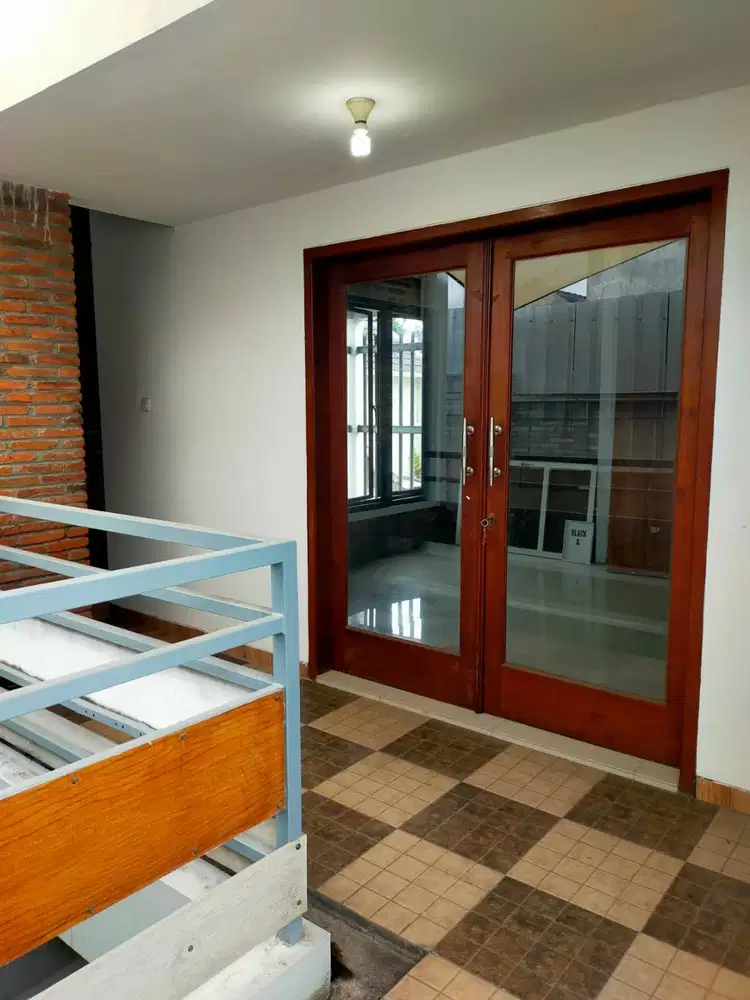 Disewakan Rumah Springhill Garden 2 Lantai – 3 KT, 3 KM, One Gate