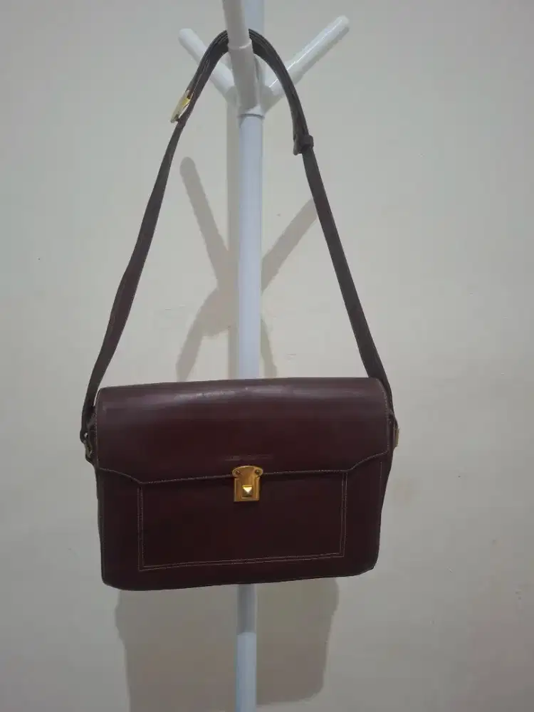 Jual Esquire Collection