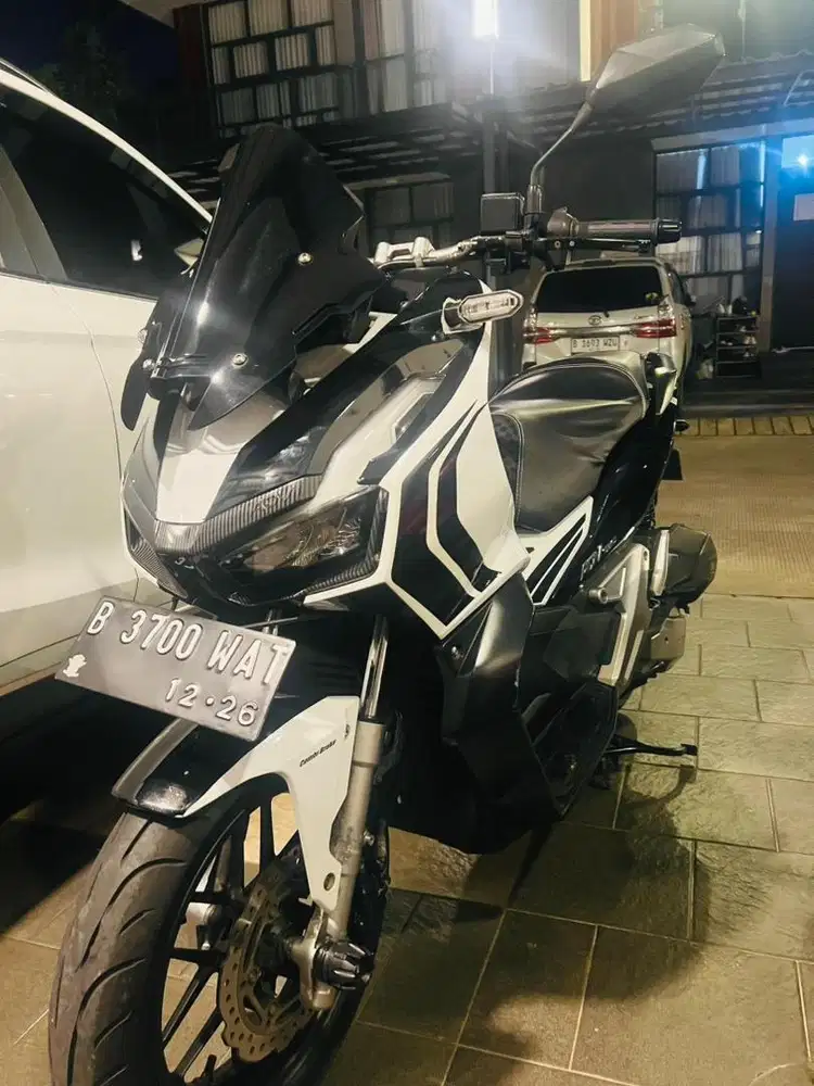 Honda ADV 150 White KM Rendah