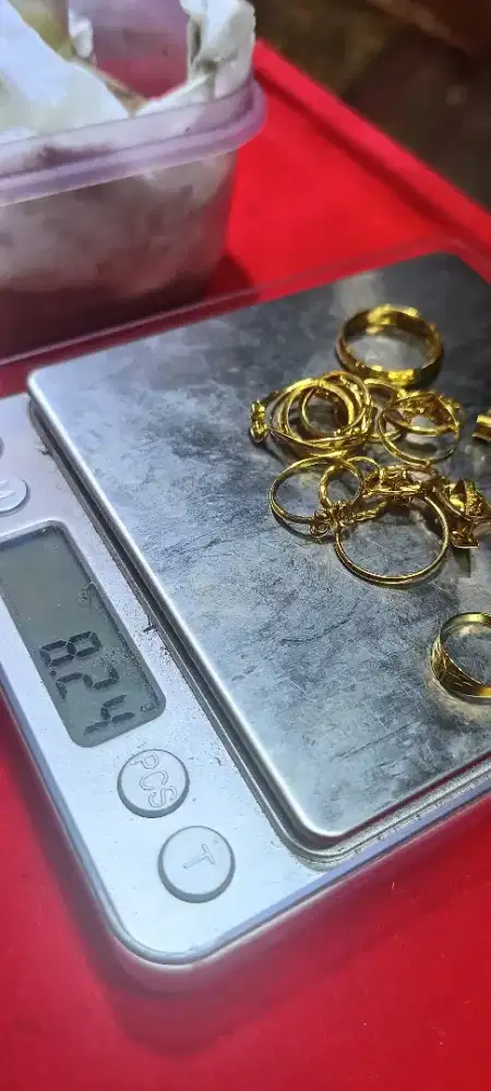 Menerima emas tanpa surat