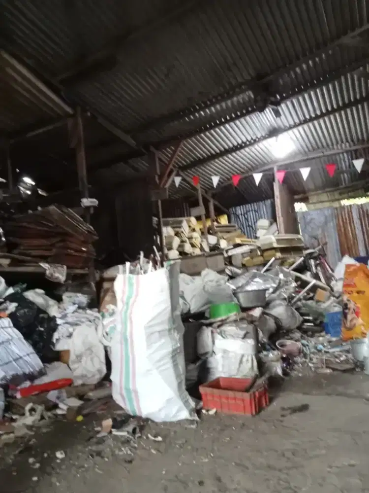 Rombeng jual beli barang bekas