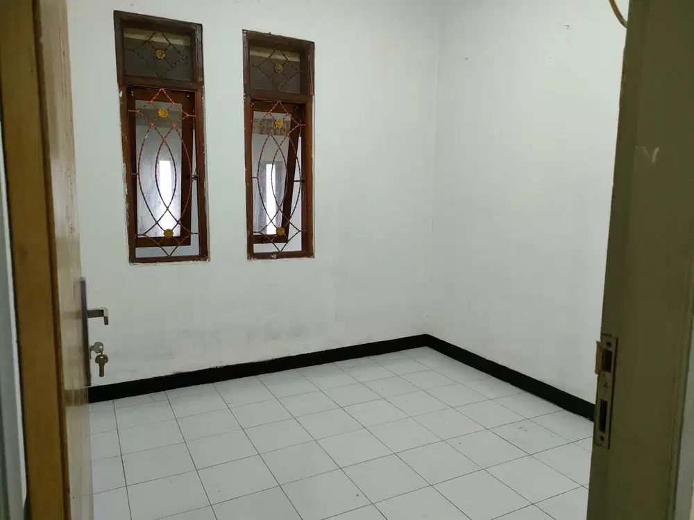 30 jt Disewakan Rumah TKI 1 Taman Kopo Indah 1 lt 102 m2 kt 2 km 1