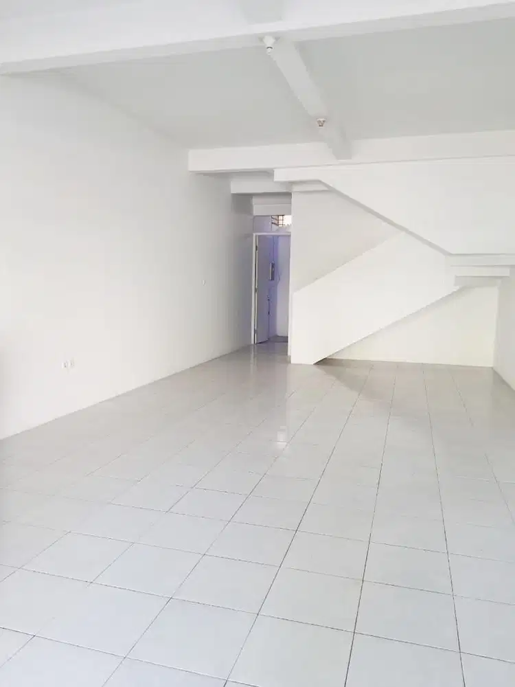 67,5 jt nego Dijual / Disewa Ruko 2 lantai THI 2 Taman Holis Indah 2