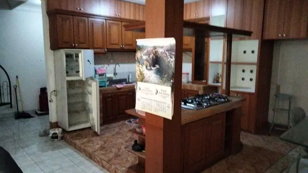 50 jt nego  Disewa Rumah di Pasirkaliki dekat Binus , SMAK 1, Mall IP