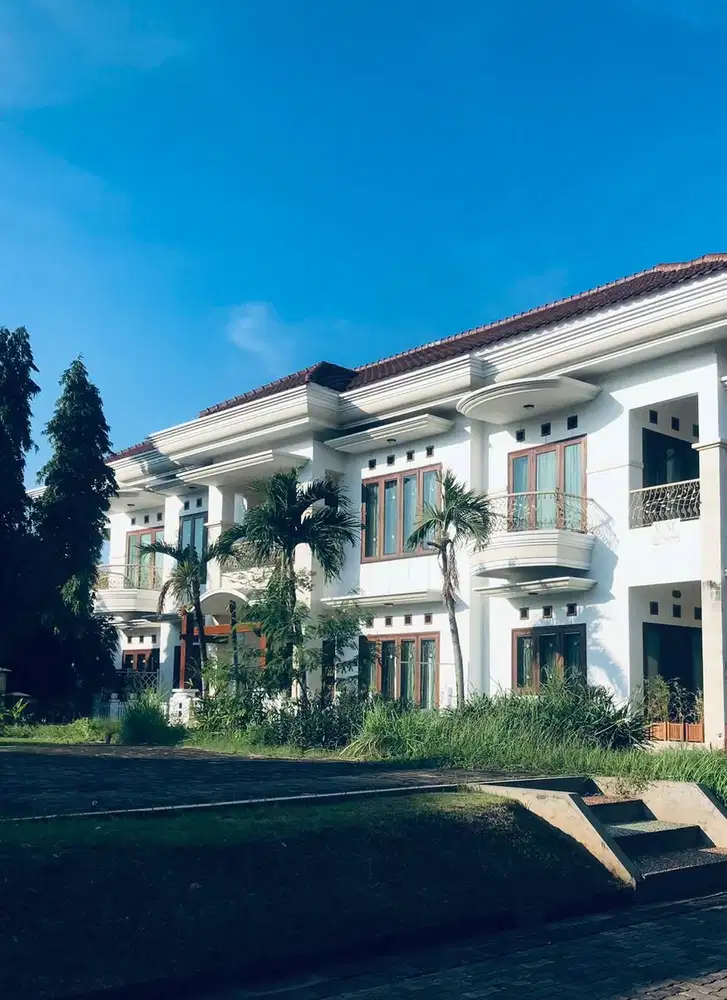 Dijual Rumah Mewah Lokasi Perum Puri Mediterania Semarang