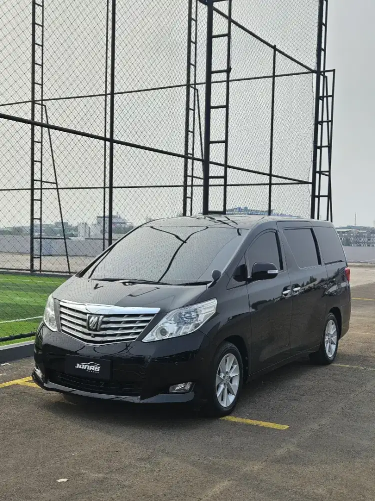 ALPHARD G Black On Beige CBU Japan
